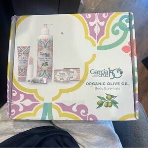 Garcia De La Cruz Organic Olive Oil Body Essentials